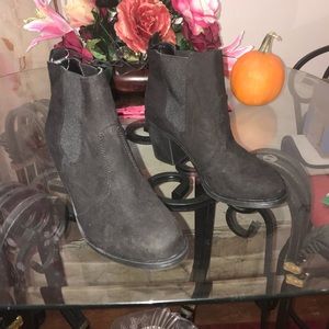 H & M ankle boot ..